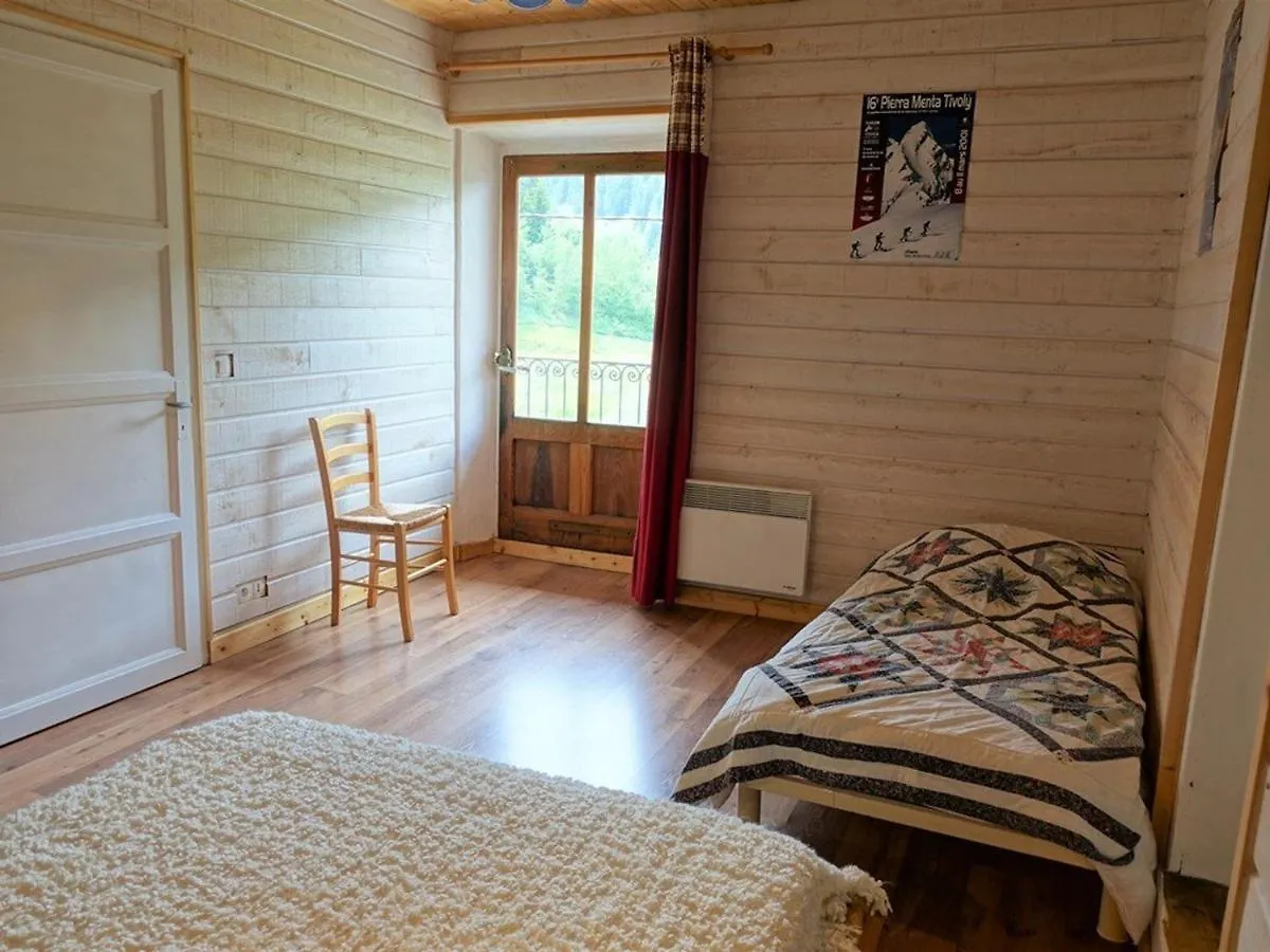 Appart Spacieux Dans Chalet Traditionnel Avec Balcon Pour 5 Pers. A Areches-Beaufort - Fr-1-342-146 France