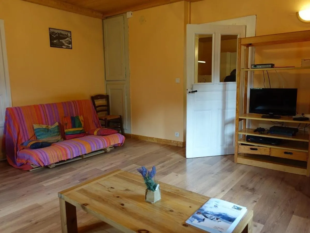 Appart Spacieux Dans Chalet Traditionnel Avec Balcon Pour 5 Pers. A Areches-Beaufort - Fr-1-342-146 Apartment Beaufort (Savoie)